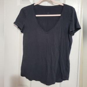 Lululemon V-Neck Tee